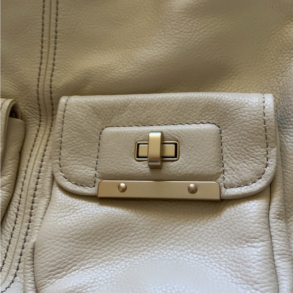 Banana republic handbag - Picture 2 of 9